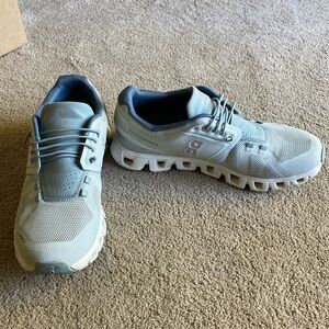 Women's On Cloud 5 sneakers
